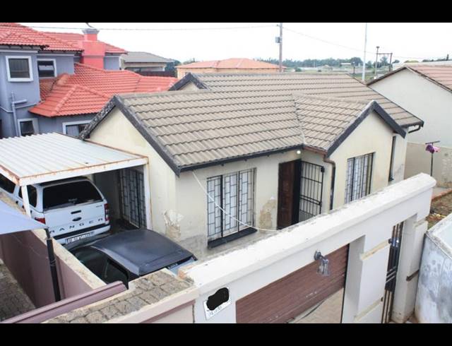 3 BEDROOM HOUSE FOR SALE IN CLAYVILLE